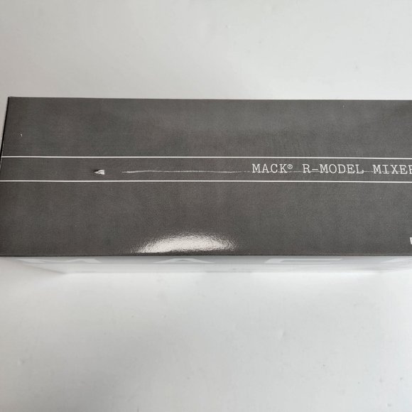 First Gear 1:34 Scale 19-0016 Mack R-Model Mixer Diecast NIB - Picture 3 of 16